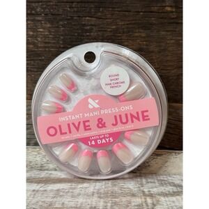 Olive & June Instant Mani Press-On Nails | Short Round 42 Count NEW | MSRP = $12
